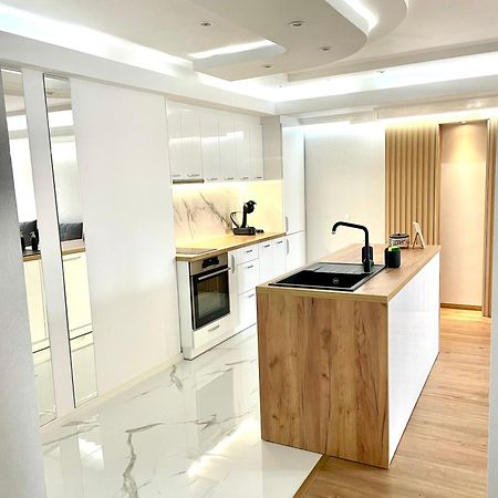 Sea Breeze Apartment Warna Exterior foto