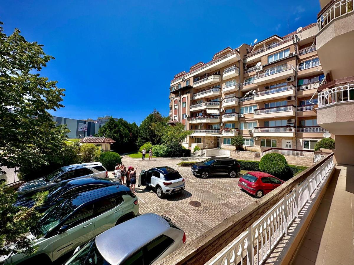 Sea Breeze Apartment Warna Exterior foto