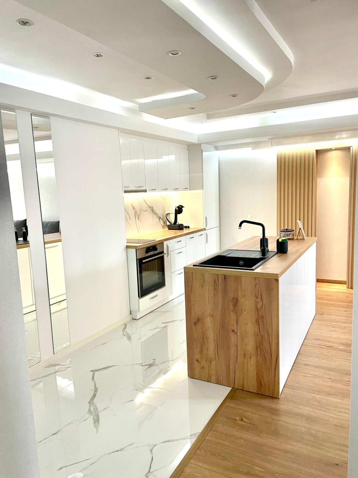 Sea Breeze Apartment Warna Exterior foto